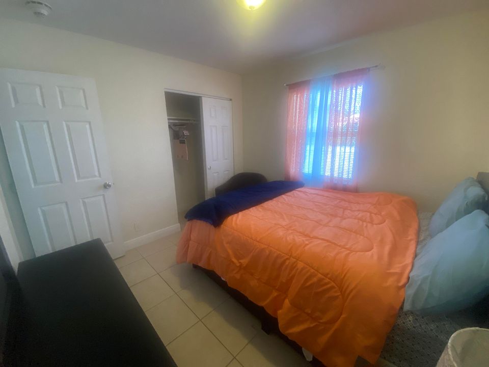 For Rent: $2,800 (3 beds, 2 baths, 1407 Square Feet)