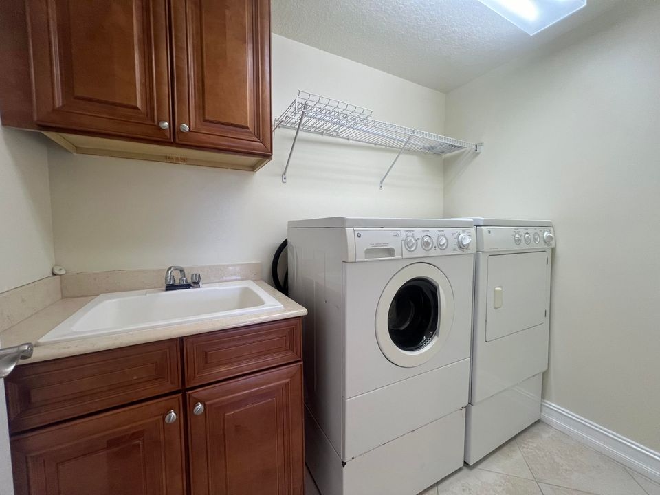 For Rent: $4,000 (3 beds, 2 baths, 2323 Square Feet)