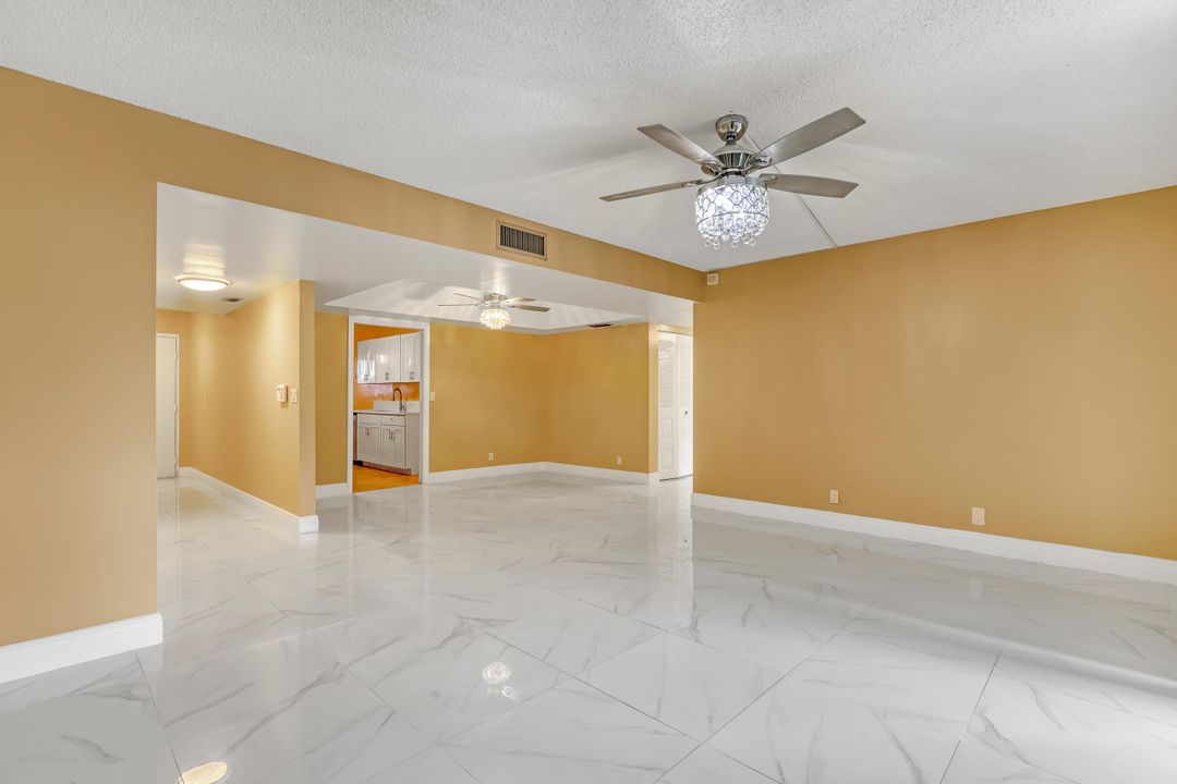 For Sale: $289,900 (3 beds, 2 baths, 1663 Square Feet)