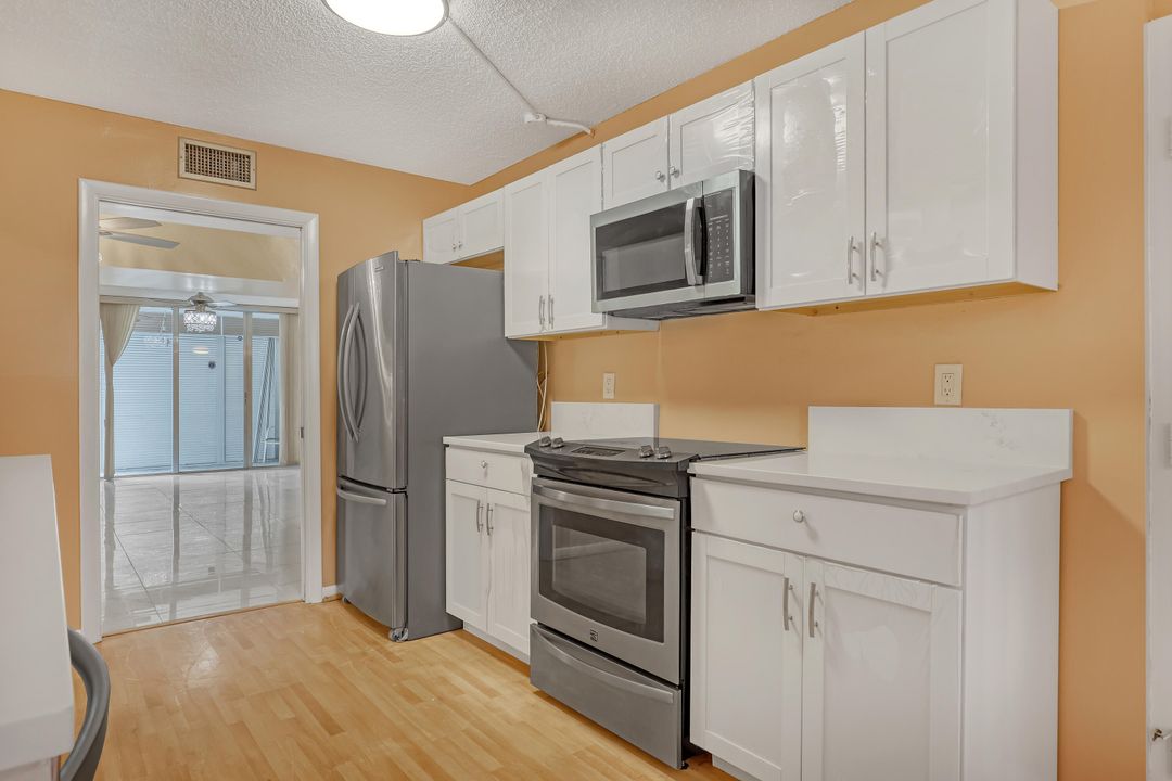 For Sale: $289,900 (3 beds, 2 baths, 1663 Square Feet)