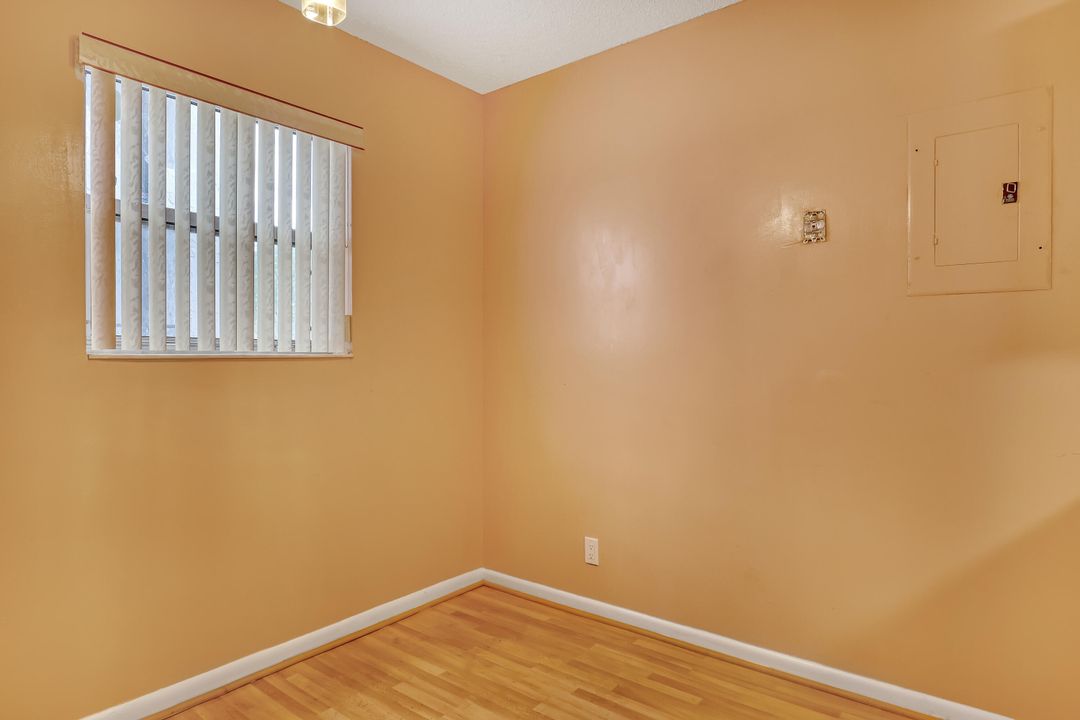 For Sale: $289,900 (3 beds, 2 baths, 1663 Square Feet)