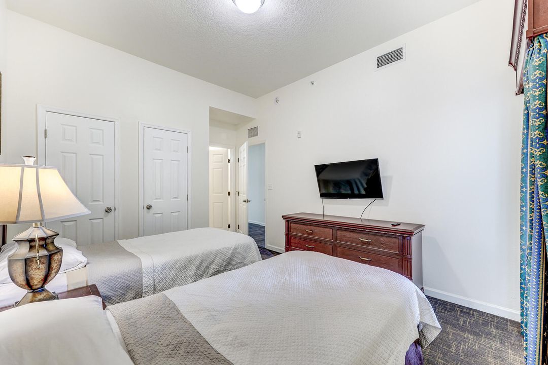 For Sale: $349,000 (3 beds, 3 baths, 1459 Square Feet)