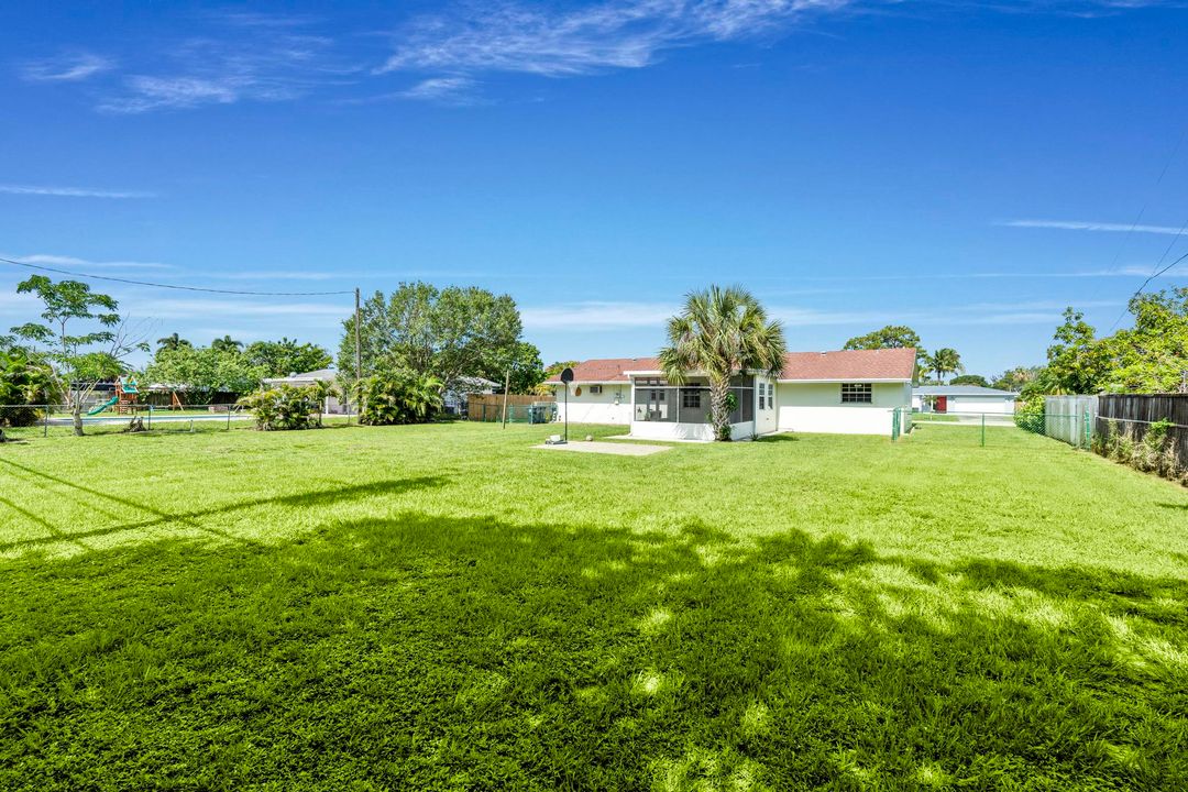 For Sale: $562,250 (3 beds, 2 baths, 1400 Square Feet)