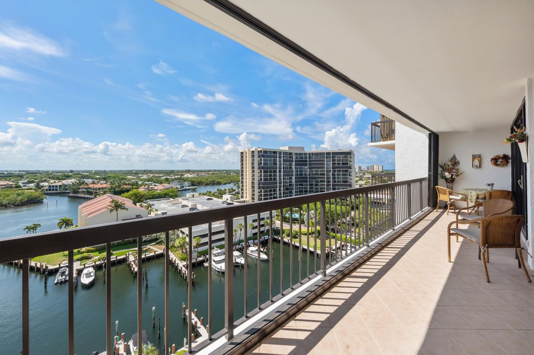 For Sale: $1,150,000 (2 beds, 2 baths, 1426 Square Feet)