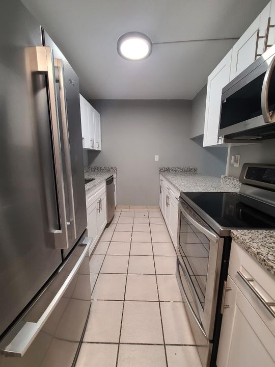 For Rent: $1,750 (2 beds, 2 baths, 1030 Square Feet)