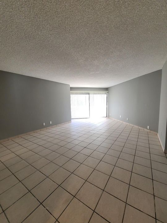 For Rent: $1,750 (2 beds, 2 baths, 1030 Square Feet)