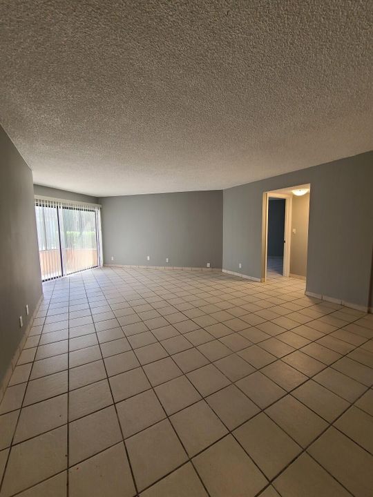 For Rent: $1,750 (2 beds, 2 baths, 1030 Square Feet)