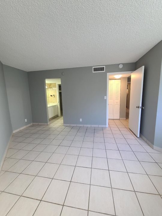 For Rent: $1,750 (2 beds, 2 baths, 1030 Square Feet)