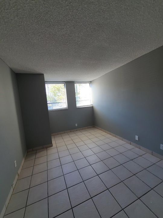 For Rent: $1,750 (2 beds, 2 baths, 1030 Square Feet)