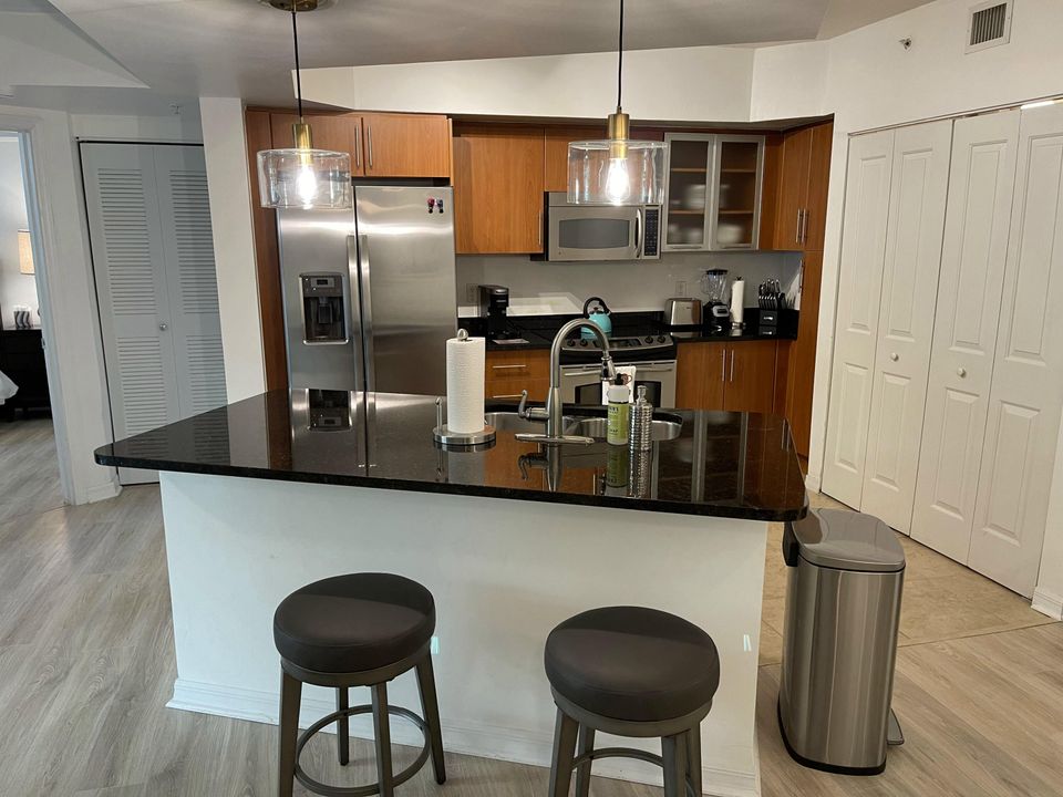 For Rent: $5,850 (2 beds, 2 baths, 1118 Square Feet)