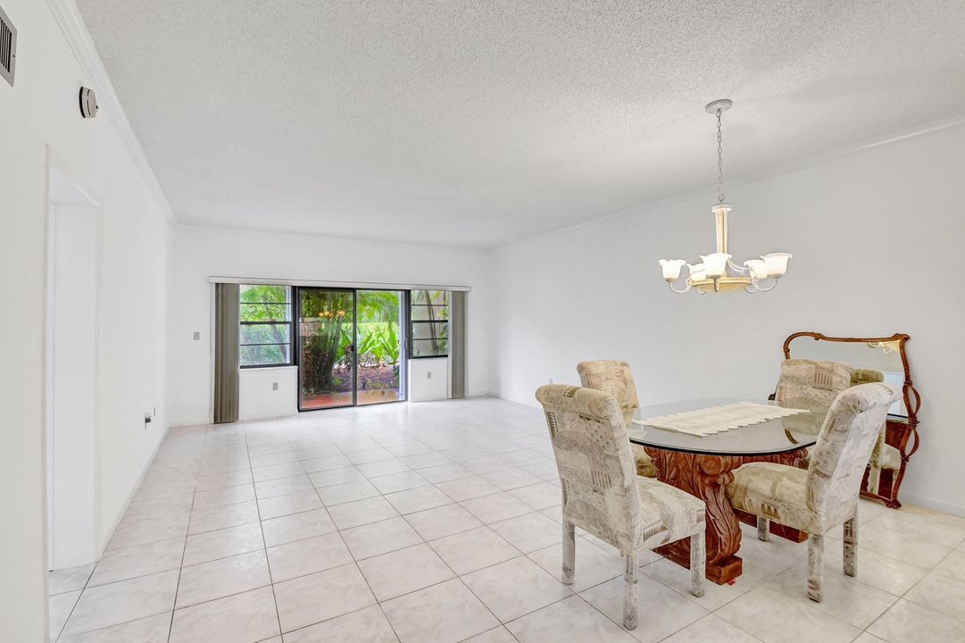 For Sale: $403,800 (2 beds, 2 baths, 1263 Square Feet)