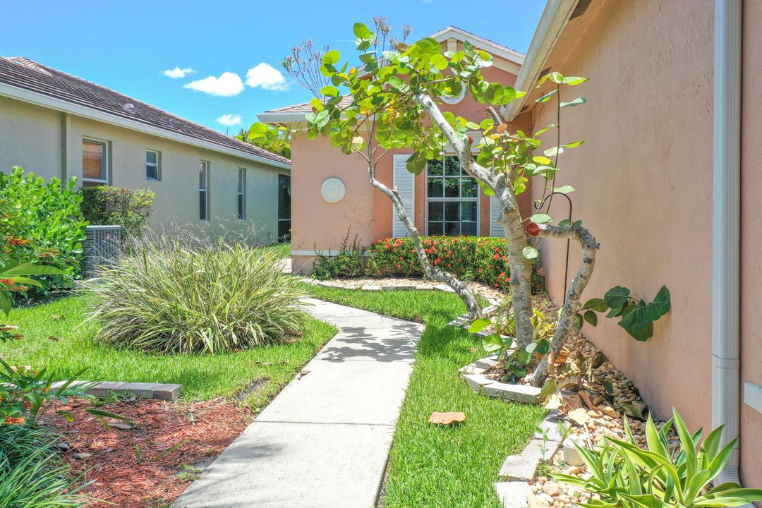 For Sale: $375,000 (3 beds, 2 baths, 1439 Square Feet)