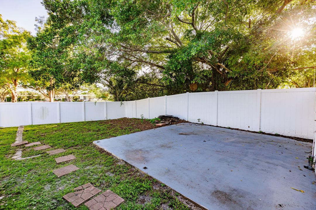 For Sale: $899,000 (3 beds, 2 baths, 2592 Square Feet)