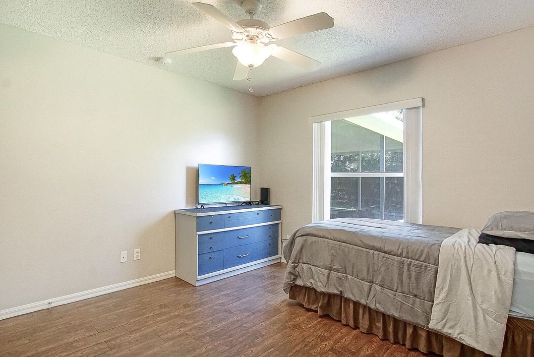 For Sale: $350,000 (3 beds, 2 baths, 1243 Square Feet)
