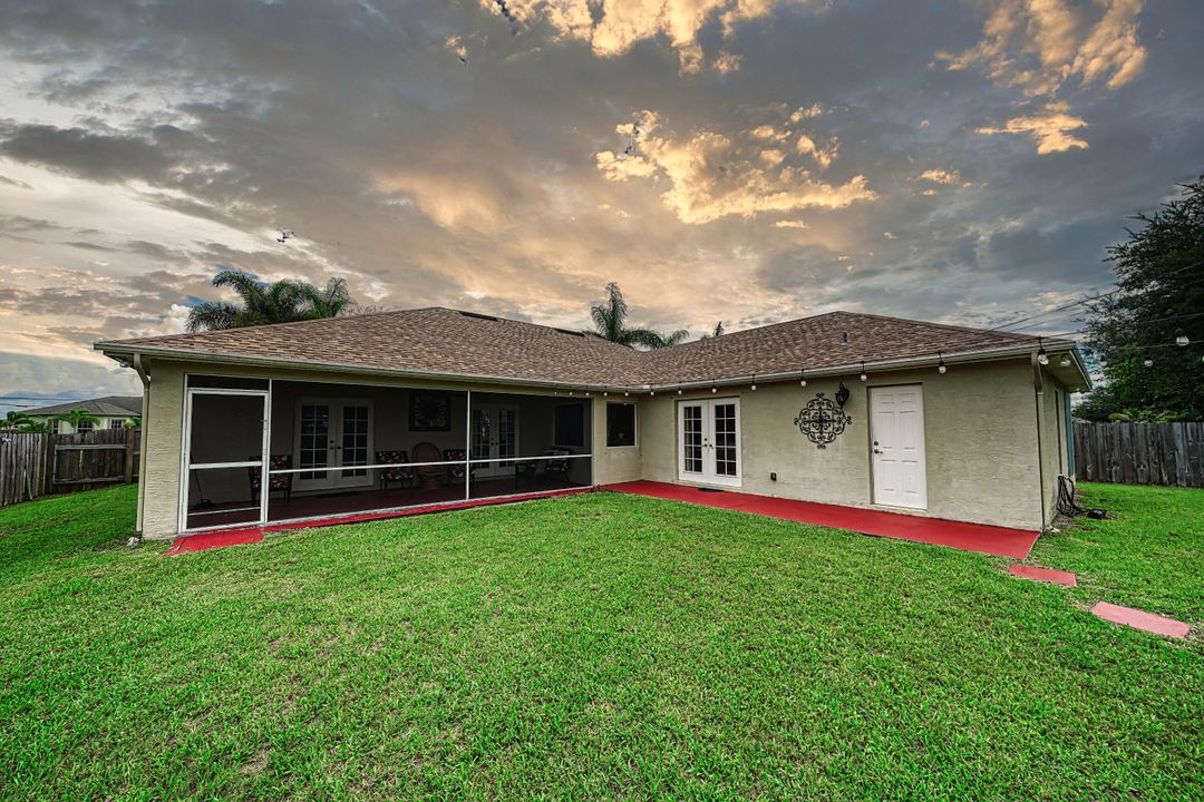 For Sale: $510,000 (4 beds, 3 baths, 2229 Square Feet)