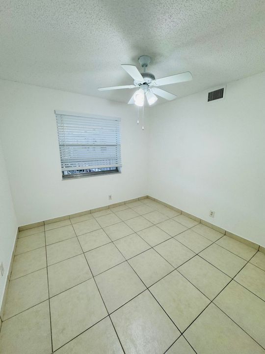 For Rent: $2,400 (3 beds, 2 baths, 1073 Square Feet)