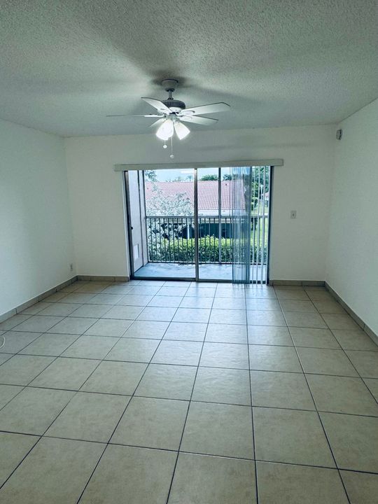 For Rent: $2,400 (3 beds, 2 baths, 1073 Square Feet)