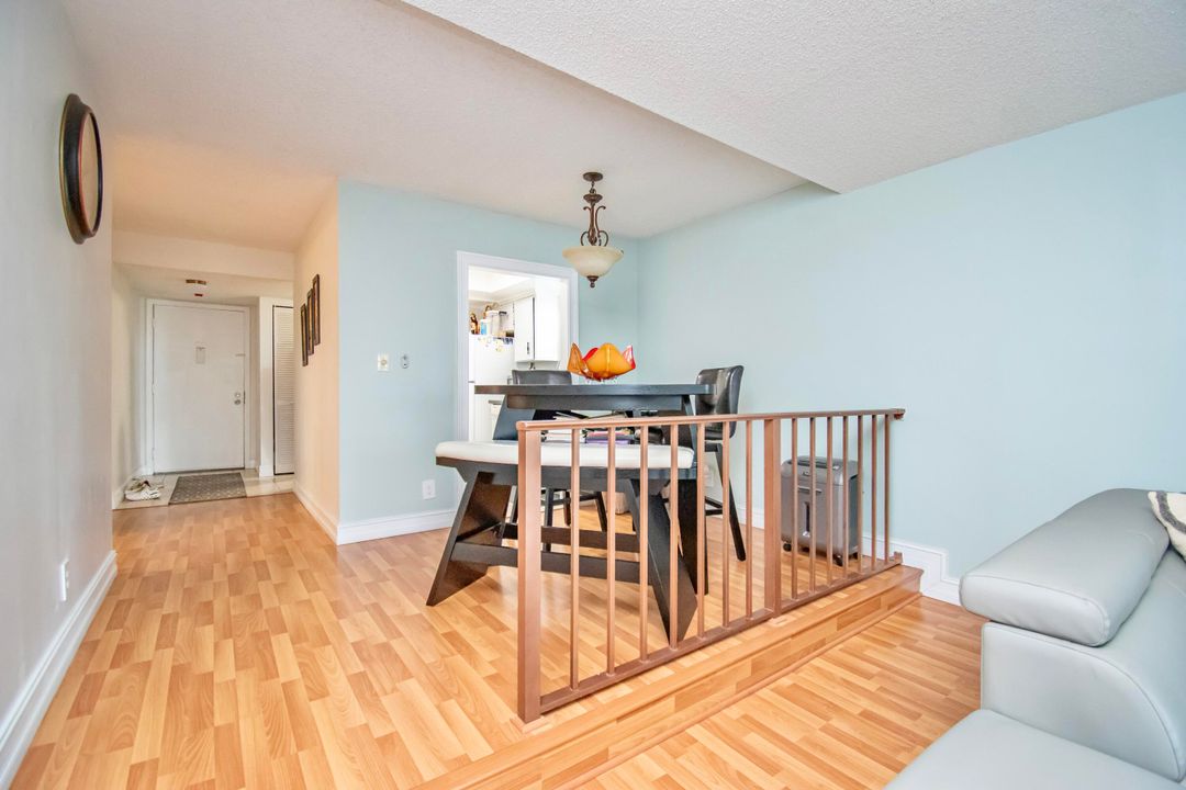 For Sale: $219,900 (2 beds, 2 baths, 1040 Square Feet)