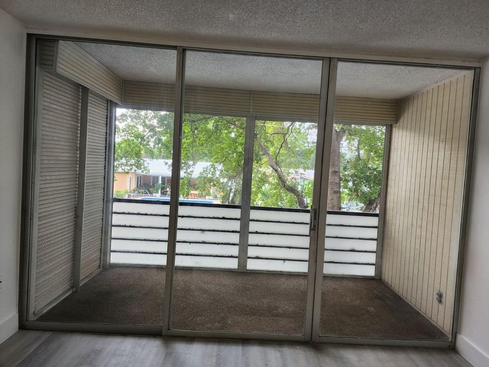 For Sale: $189,000 (1 beds, 1 baths, 750 Square Feet)