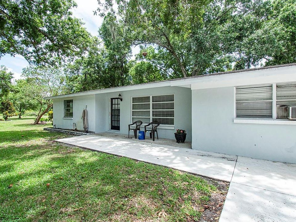 For Sale: $750,000 (3 beds, 1 baths, 1394 Square Feet)