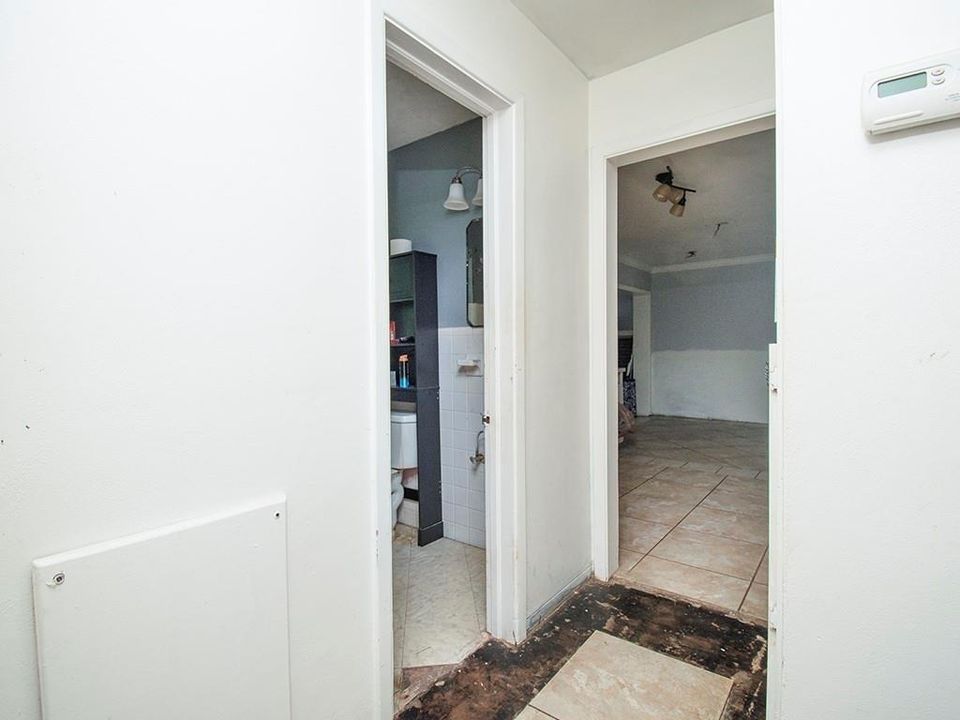 For Sale: $750,000 (3 beds, 1 baths, 1394 Square Feet)