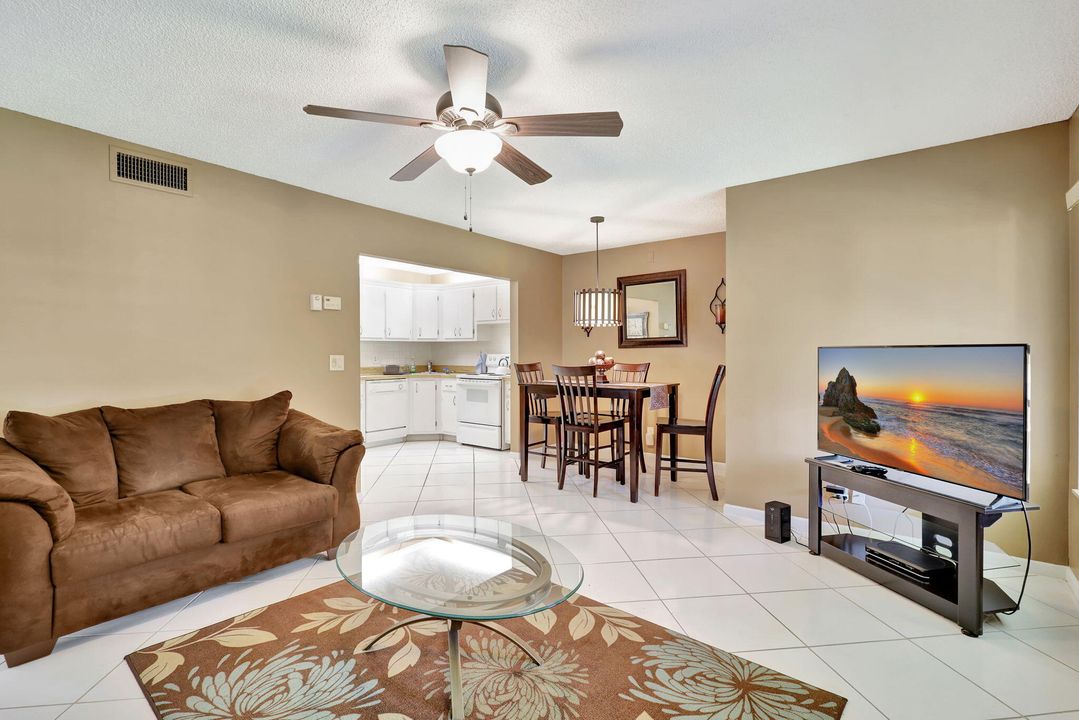 Active With Contract: $135,000 (1 beds, 1 baths, 682 Square Feet)