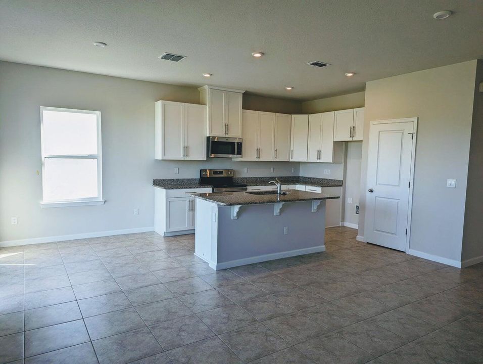 For Rent: $2,500 (3 beds, 2 baths, 1533 Square Feet)