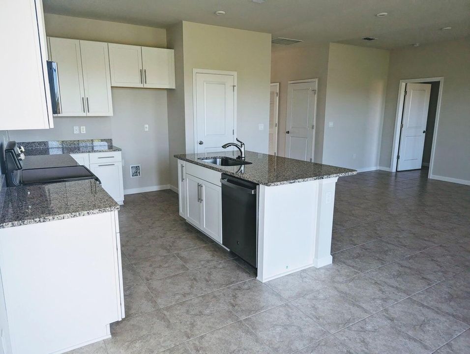 For Rent: $2,500 (3 beds, 2 baths, 1533 Square Feet)