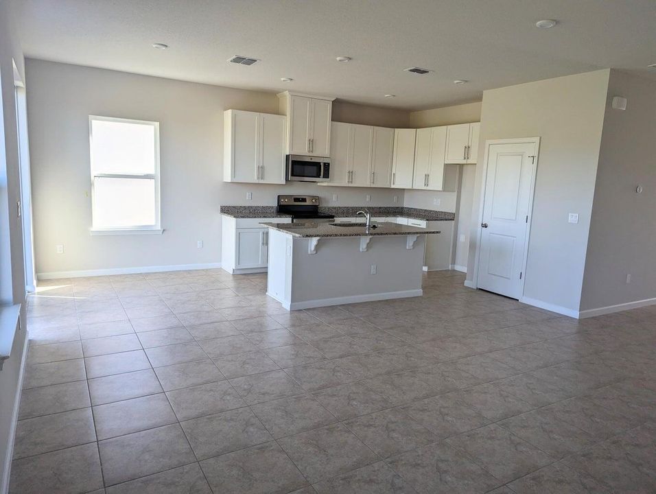 For Rent: $2,500 (3 beds, 2 baths, 1533 Square Feet)