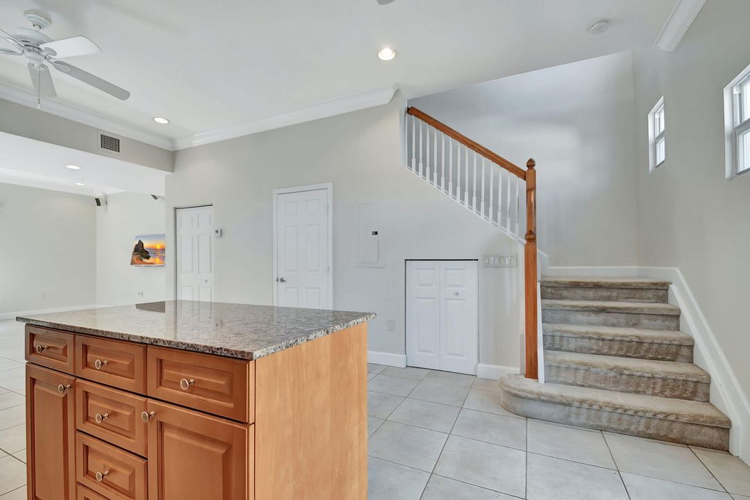 For Sale: $399,000 (2 beds, 2 baths, 1508 Square Feet)