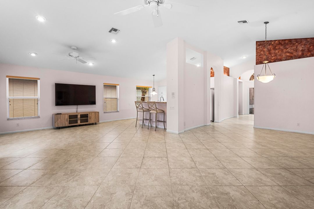 For Sale: $479,000 (3 beds, 2 baths, 2072 Square Feet)