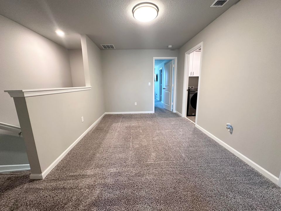 For Rent: $2,700 (3 beds, 2 baths, 1454 Square Feet)