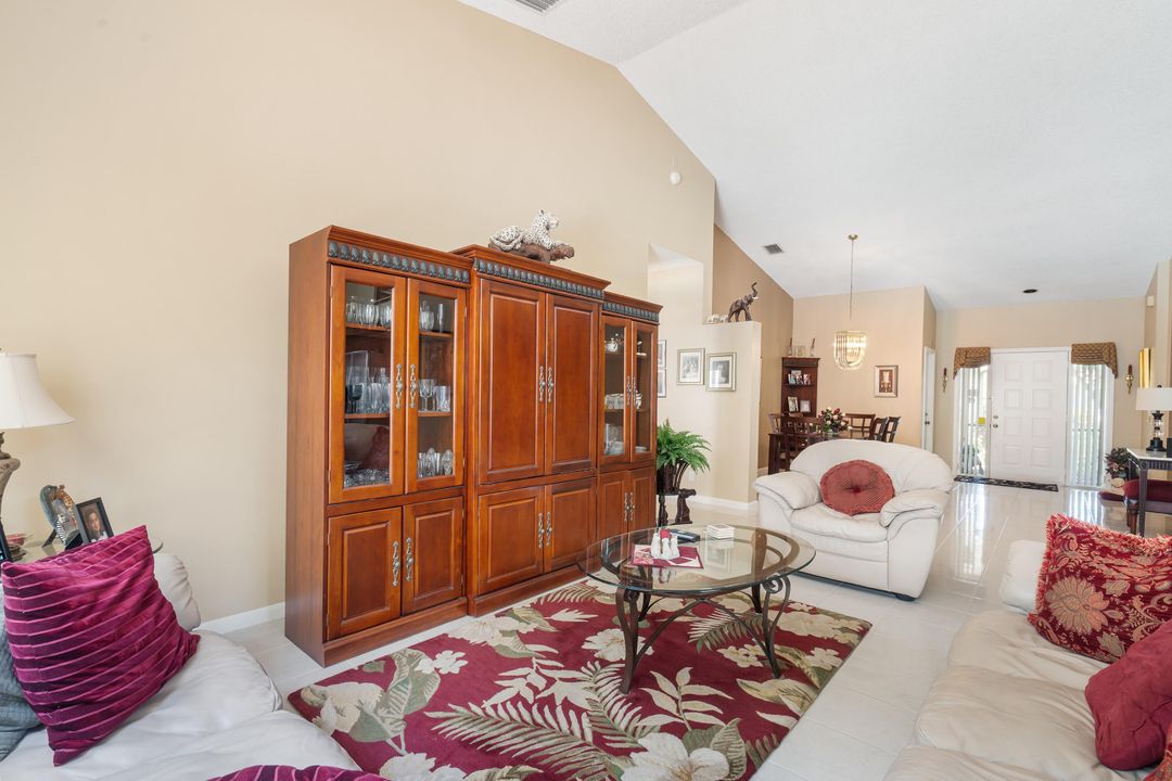 For Sale: $550,000 (3 beds, 2 baths, 1786 Square Feet)