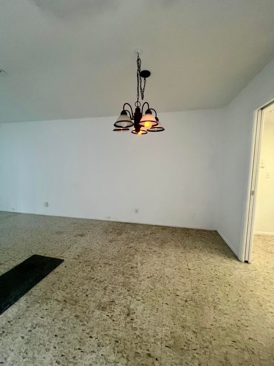 For Sale: $150,000 (2 beds, 2 baths, 910 Square Feet)