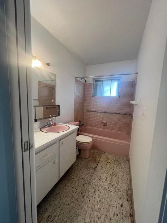 For Sale: $150,000 (2 beds, 2 baths, 910 Square Feet)