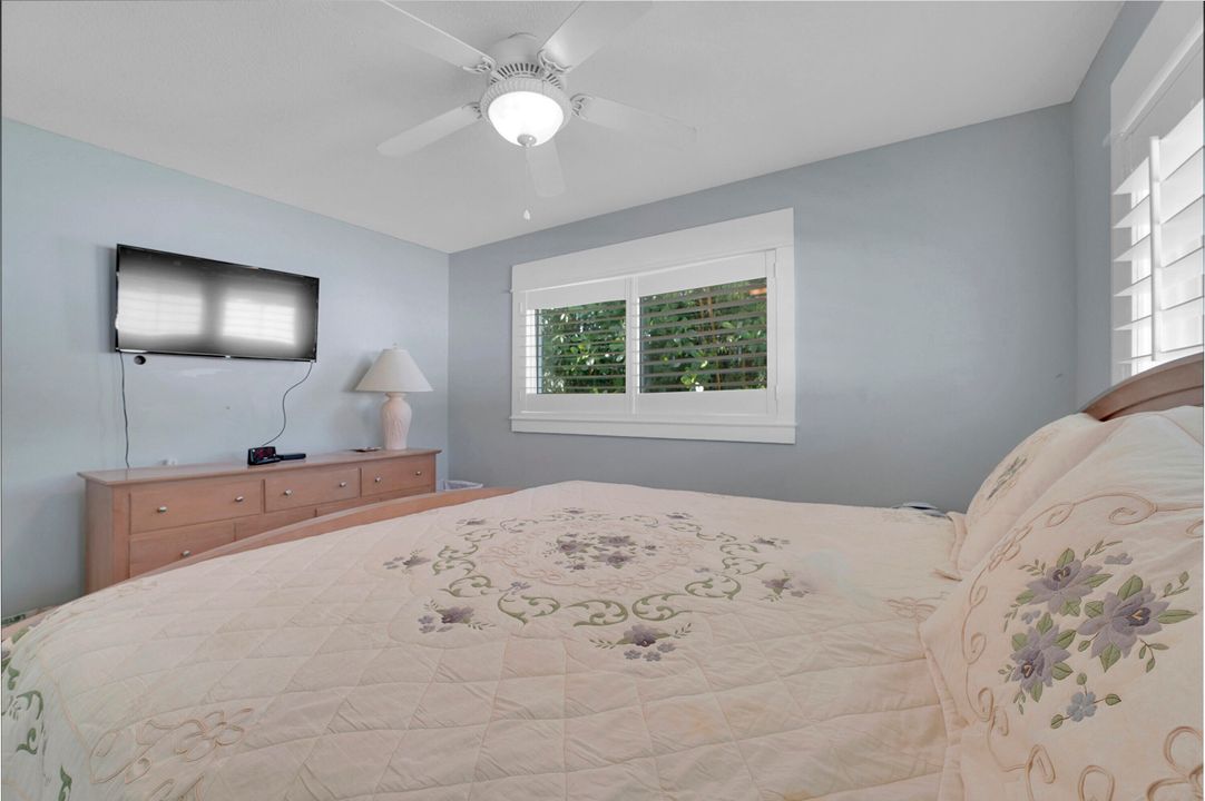 For Sale: $555,000 (2 beds, 2 baths, 1188 Square Feet)