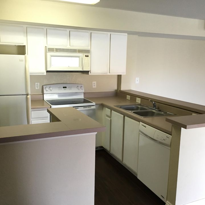 For Rent: $1,900 (2 beds, 2 baths, 1033 Square Feet)