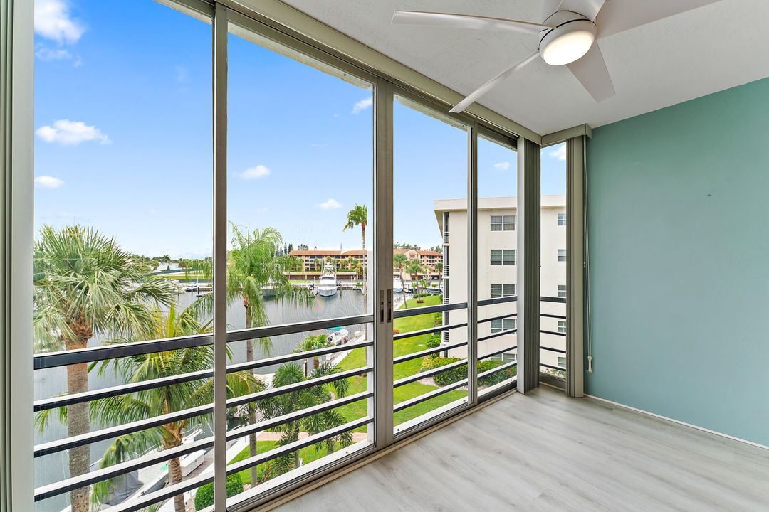 For Sale: $524,900 (2 beds, 2 baths, 1200 Square Feet)