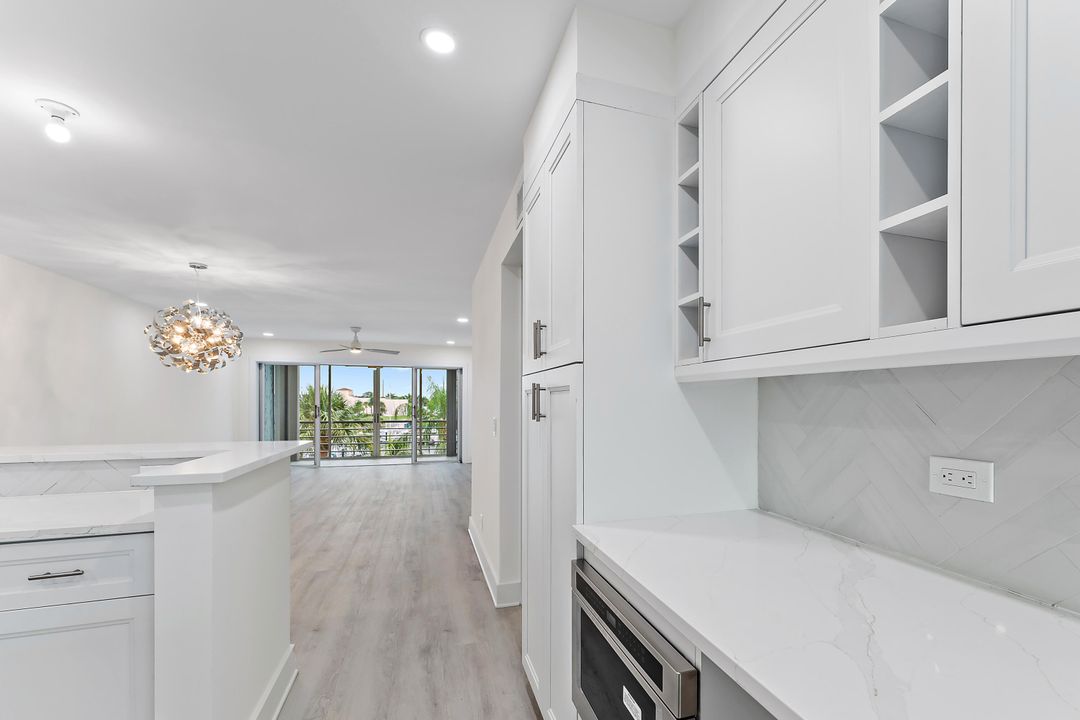 For Sale: $499,900 (2 beds, 2 baths, 1200 Square Feet)