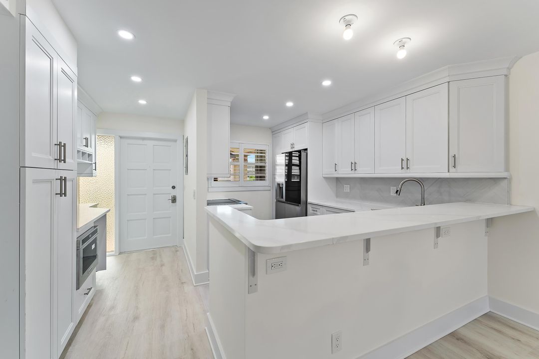 For Sale: $524,900 (2 beds, 2 baths, 1200 Square Feet)