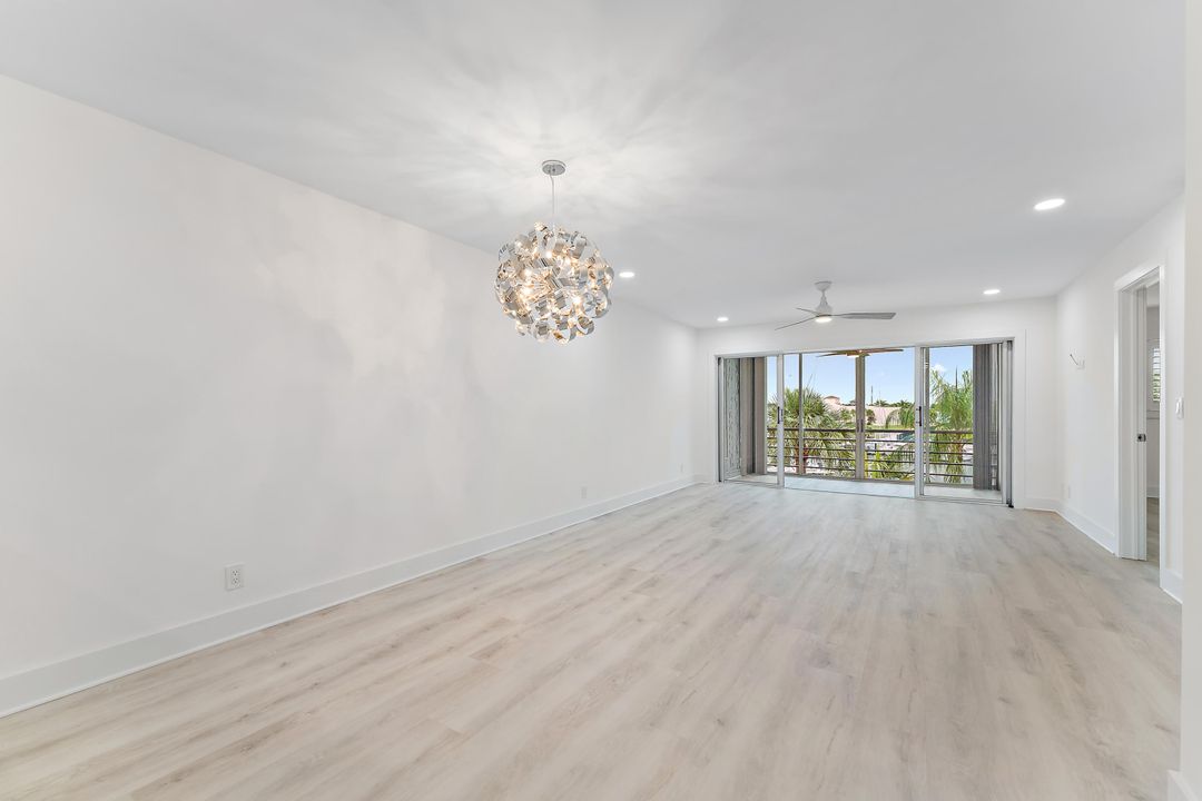 For Sale: $524,900 (2 beds, 2 baths, 1200 Square Feet)