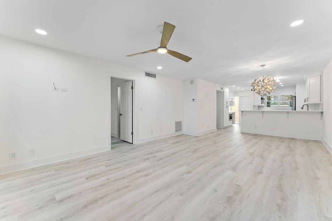 For Sale: $524,900 (2 beds, 2 baths, 1200 Square Feet)