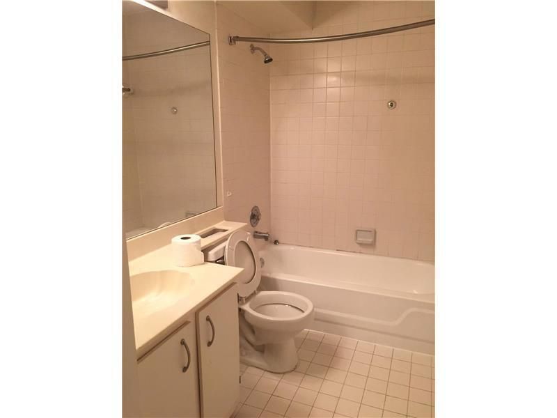 For Sale: $230,000 (1 beds, 1 baths, 805 Square Feet)