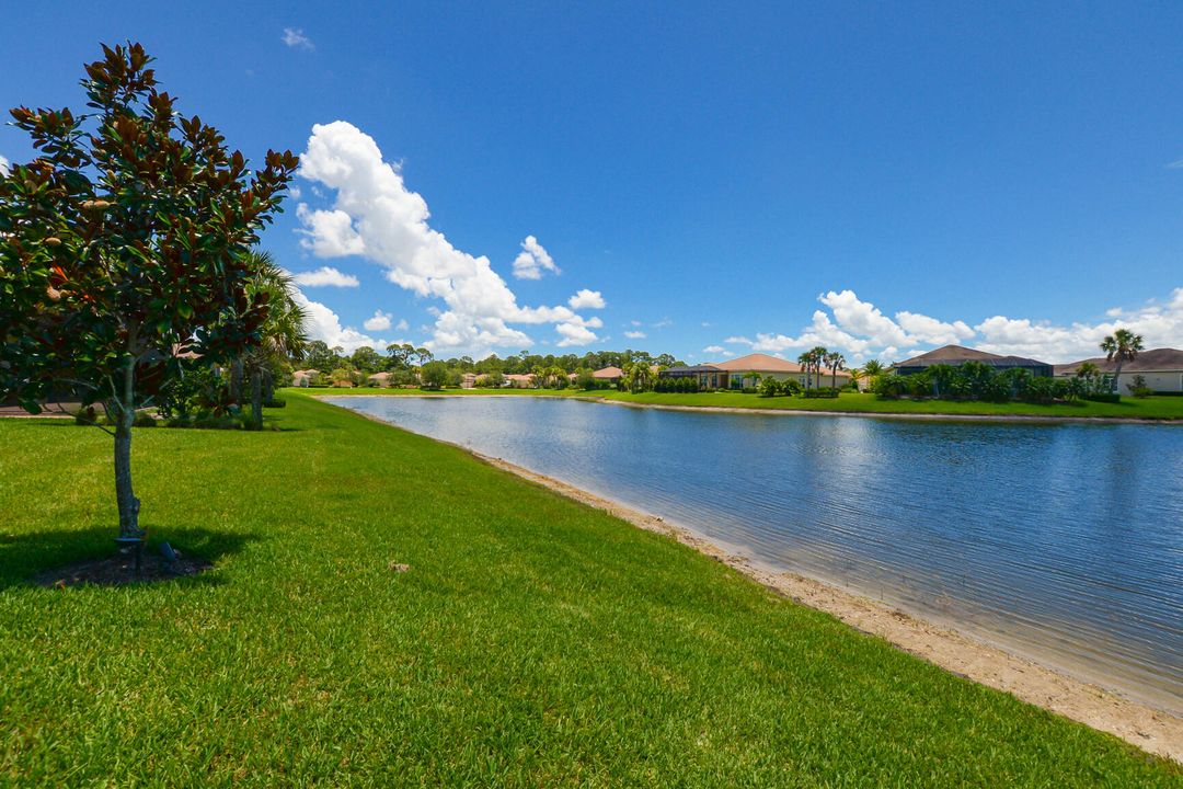 For Sale: $519,000 (2 beds, 2 baths, 1834 Square Feet)