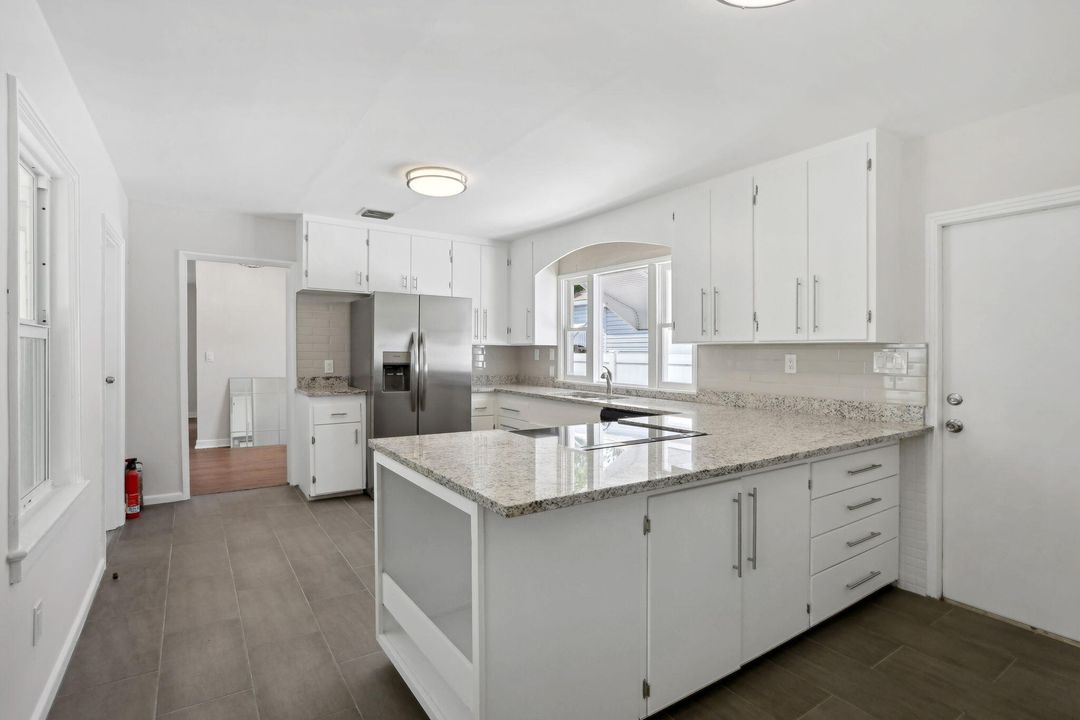 For Sale: $425,000 (3 beds, 2 baths, 1185 Square Feet)