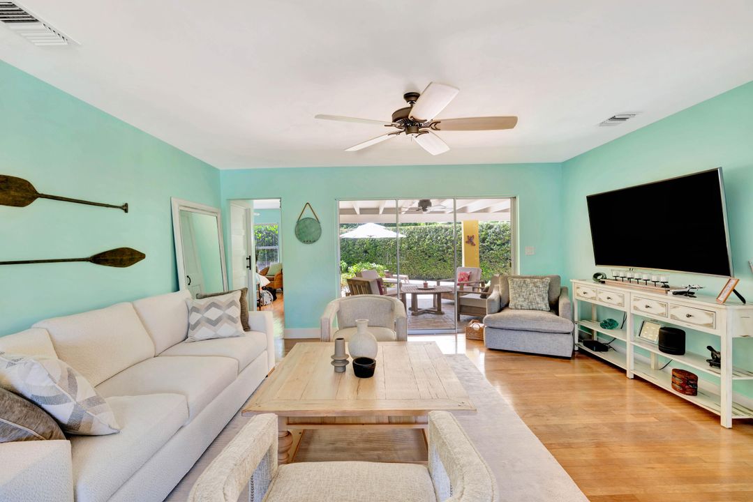 For Sale: $2,100,000 (3 beds, 2 baths, 1650 Square Feet)