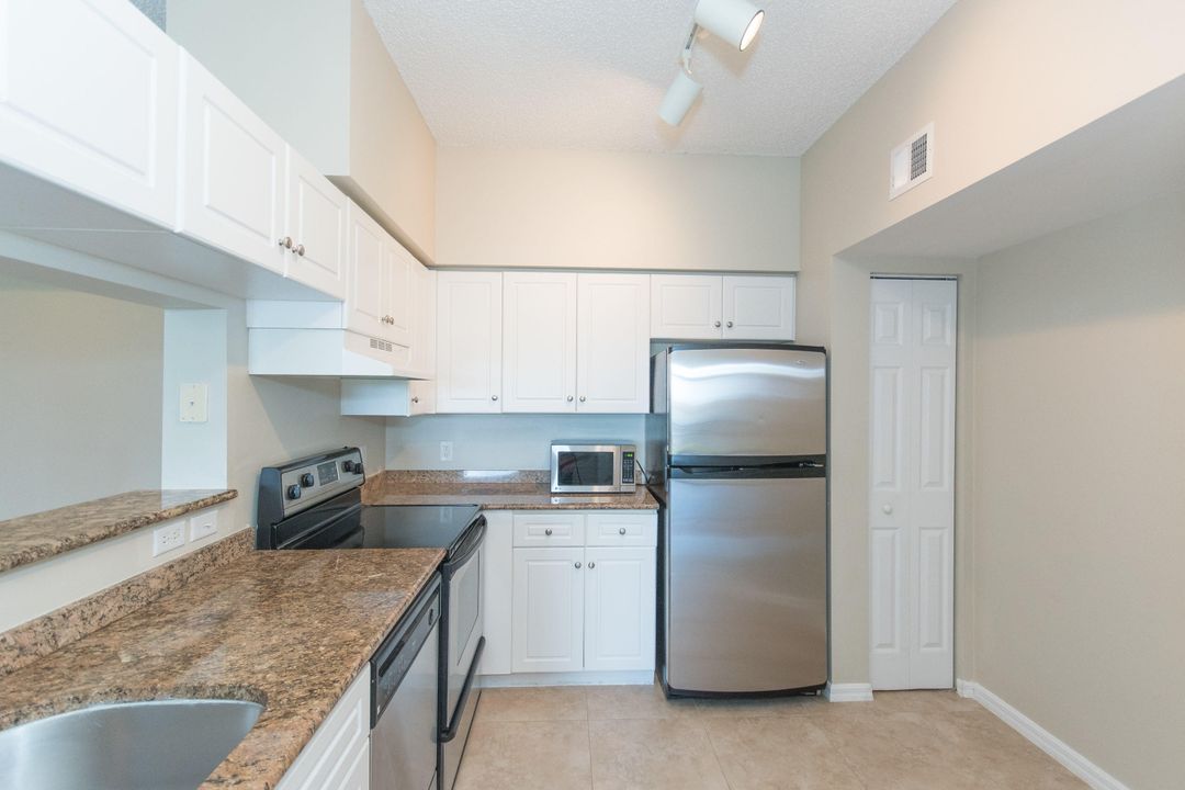 For Rent: $2,500 (2 beds, 2 baths, 1225 Square Feet)
