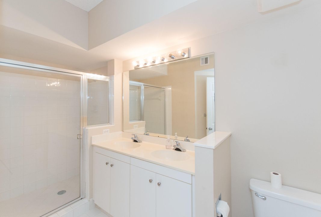 Active With Contract: $2,400 (2 beds, 2 baths, 1225 Square Feet)