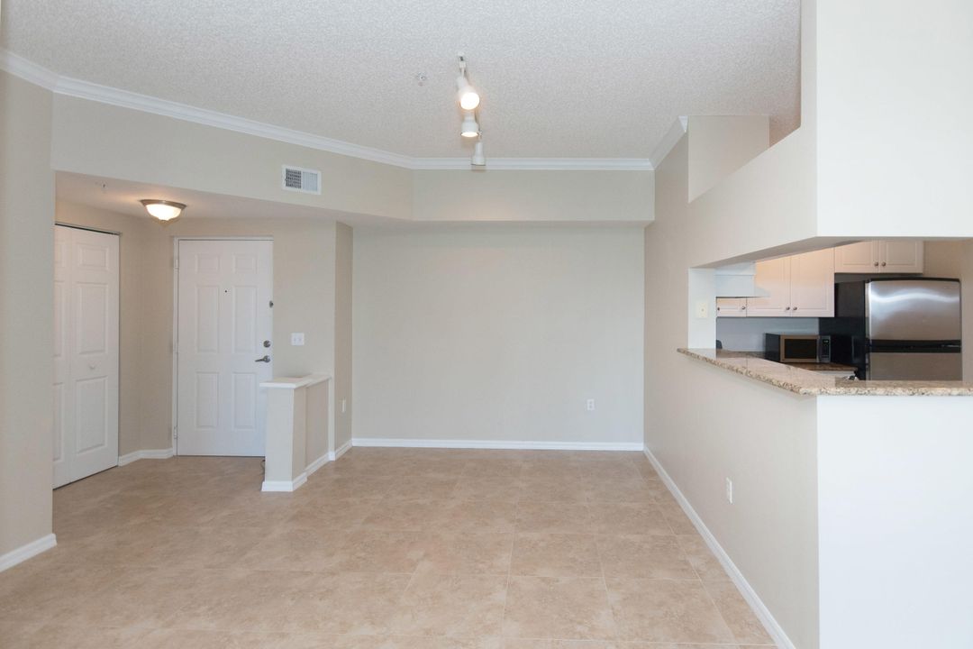 For Rent: $2,500 (2 beds, 2 baths, 1225 Square Feet)