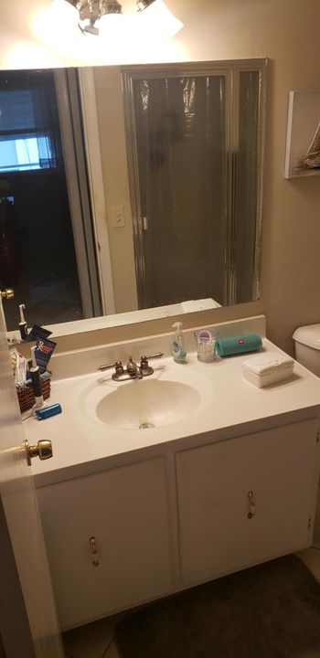 For Sale: $130,000 (2 beds, 2 baths, 902 Square Feet)